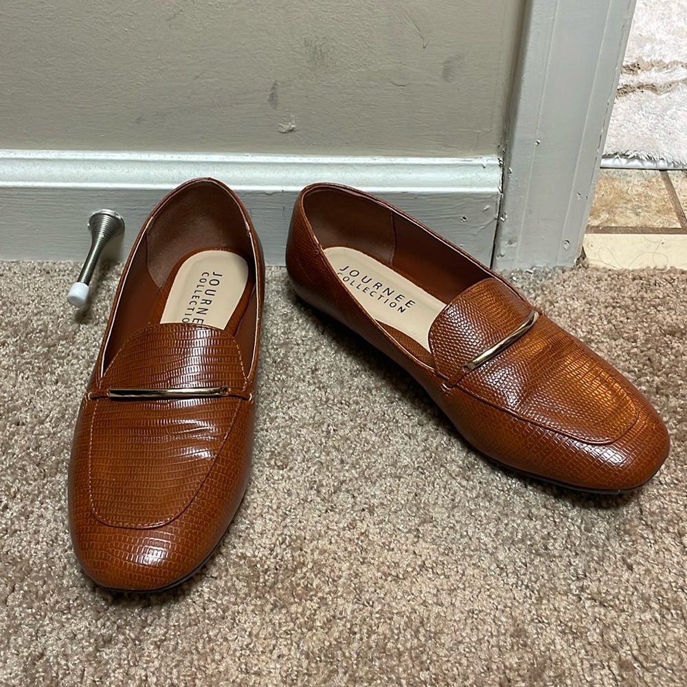 Journee Collection Loafers